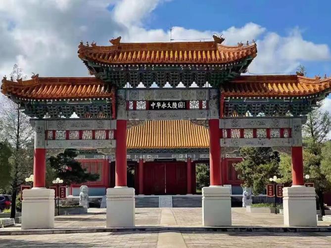中华永久陵园墓地价格多少钱？