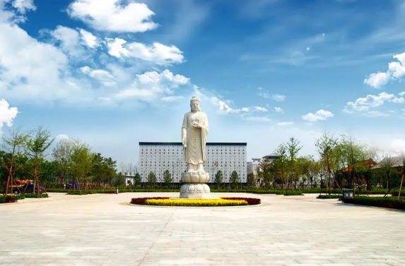 天津玉佛寺寝宫价格多少钱？地址在哪里？
