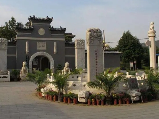 万安公墓24小时服务热线：400-166-8919