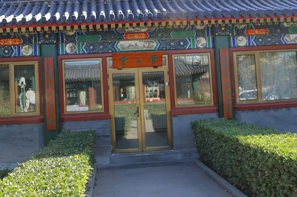 寄存在殡仪馆骨灰盒拿走需要办理什么手续？