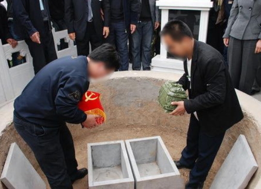 人死寄存二年可不可己下葬